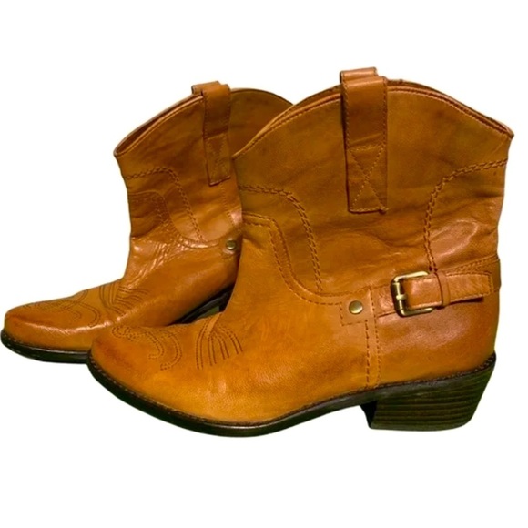 FRANCO SARTO WACO Women's Leather Ankle Boot Cowboy Buckle Accent Size 6 Brown - Picture 1 of 6
